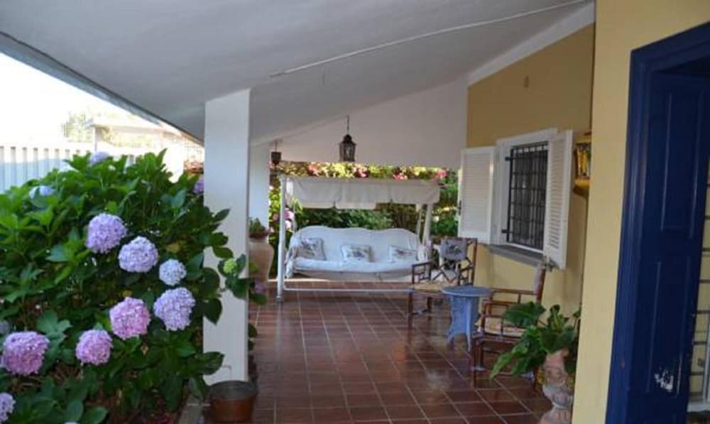 Villa Hermes — 4-Star Luxury Hotel in San Ferdinando, Italy