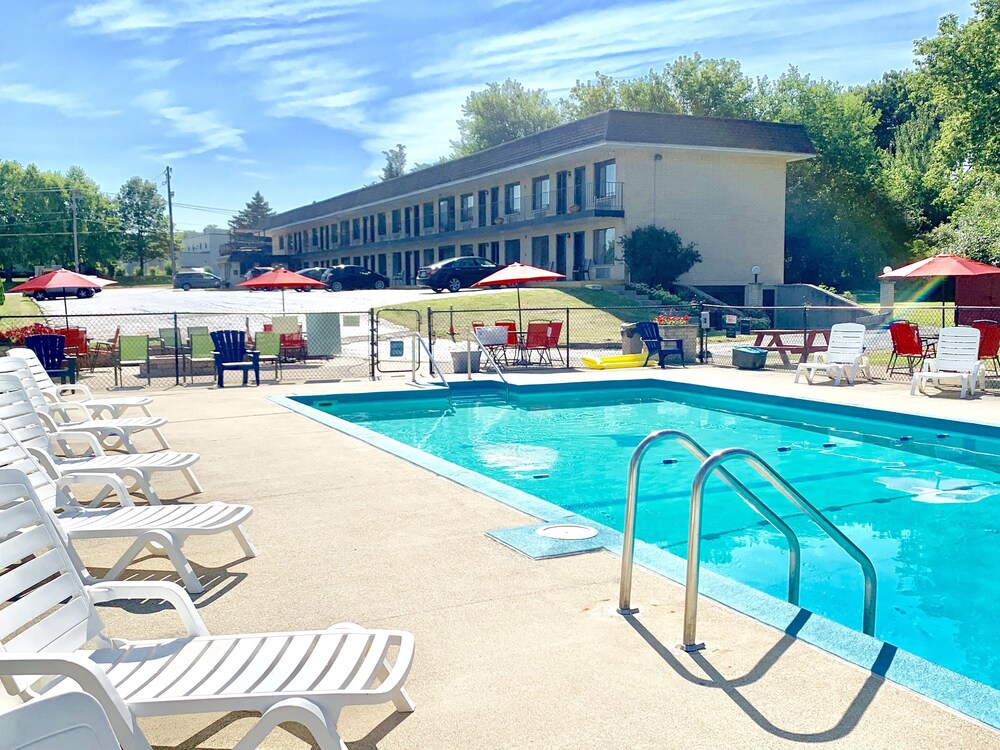 Geneva Wells Inn - carbon neutral hotel in Lake Geneva