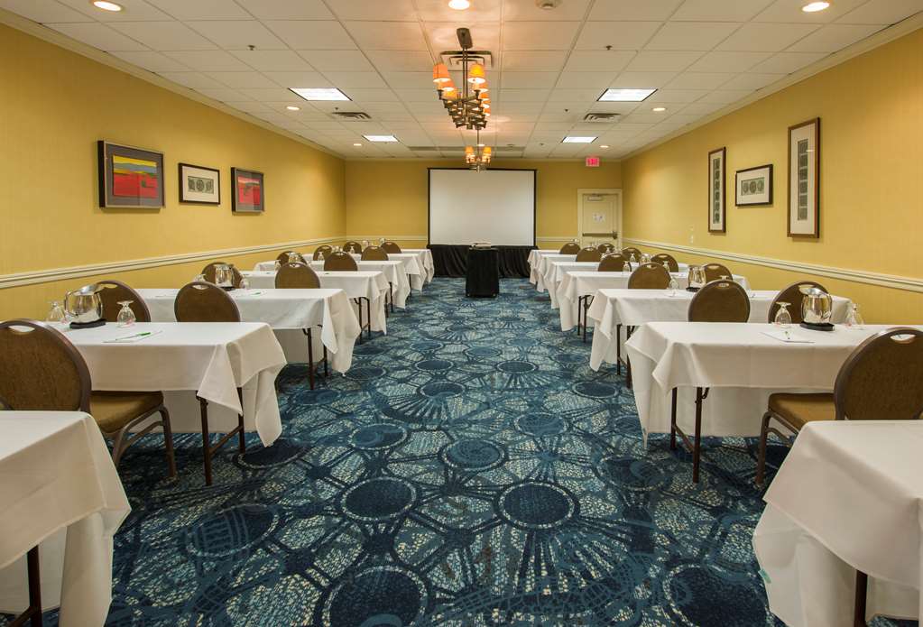 Best Western Plus Strongsville Cleveland - photo 25