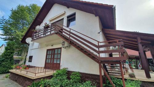 Oka - carbon neutral hotel in Unknown City