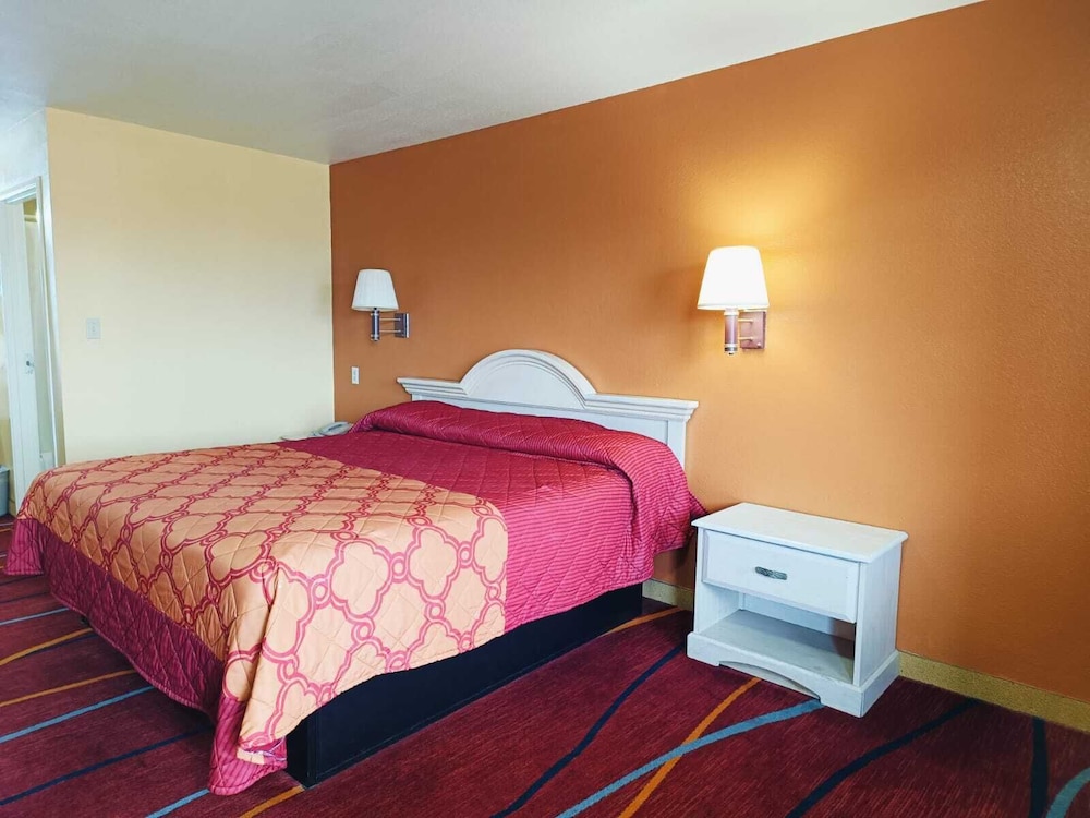 Heights Inn - photo 12