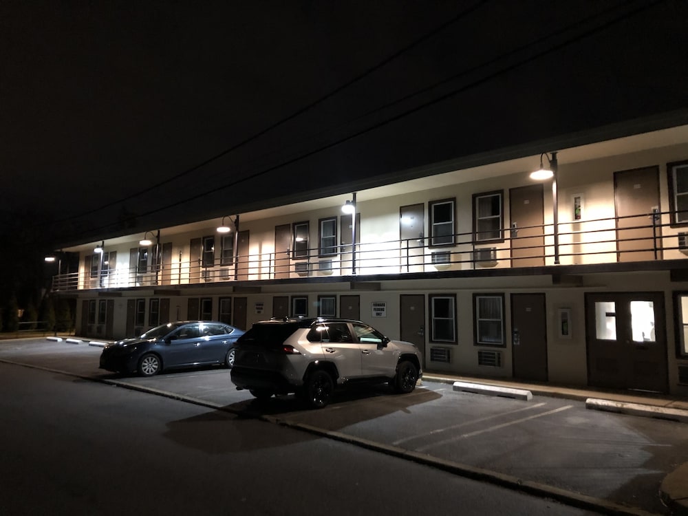 Trolley Stop Motel - photo 28