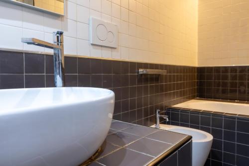 Green Hill Rome Suite Home — 4-Star Luxury Hotel in Rome, Italy
