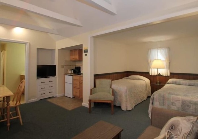 Village Green Motel - photo 3