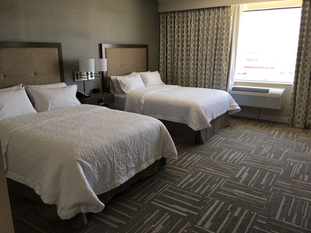 Hampton Inn McPherson - photo 8