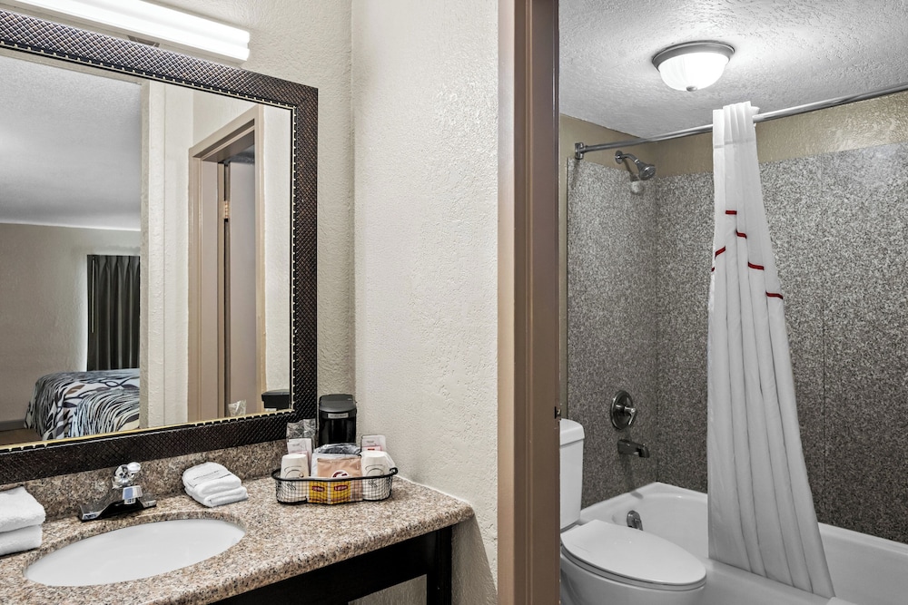 Red Roof Inn Hot Springs - photo 19