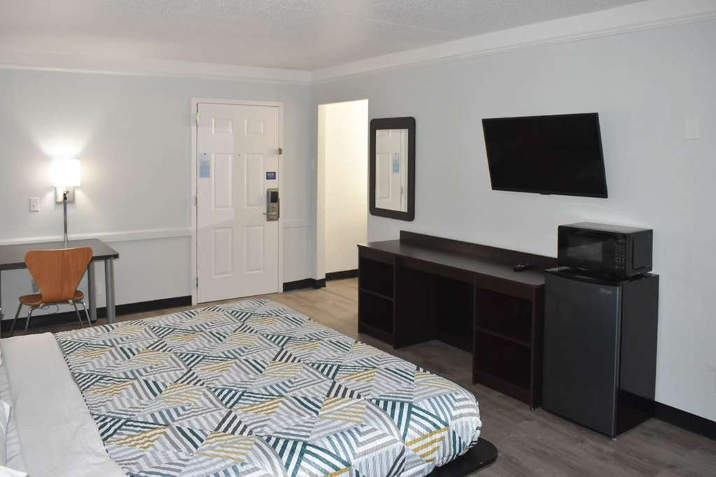 Motel 6 Hazelwood - photo 7