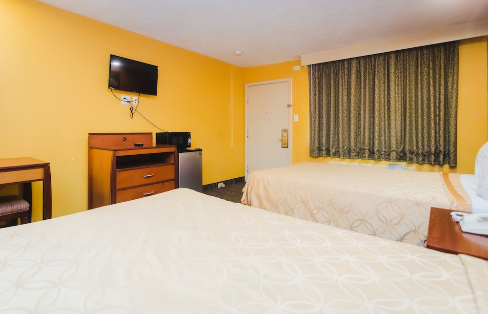 Express Inn Gulf Bank - photo 18