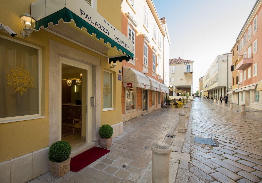 Palazzo Venezia — hotel in Zadar