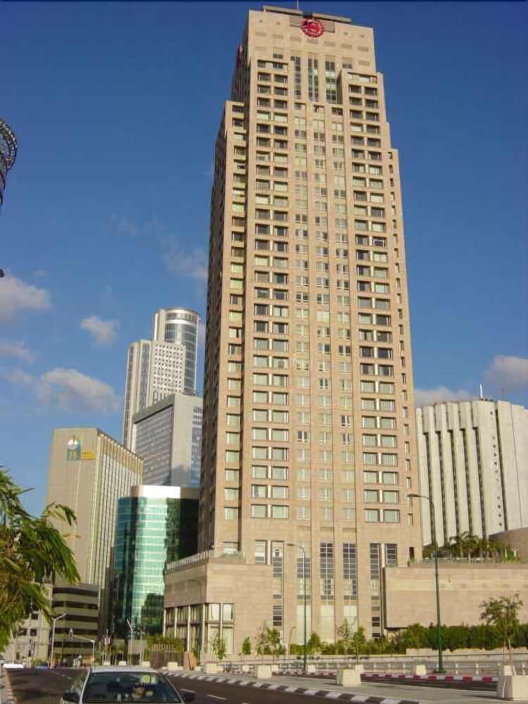 3 Room Apartment at the City Tower in Ramat Gan, Israel