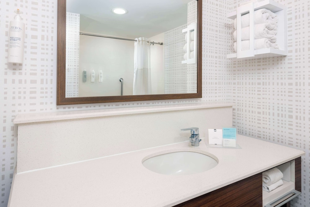 Hampton Inn & Suites Clearwater Beach - photo 37