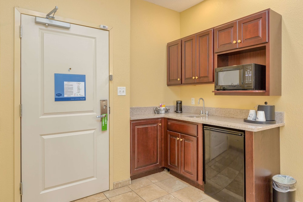 Hampton Inn Owensboro South - photo 22
