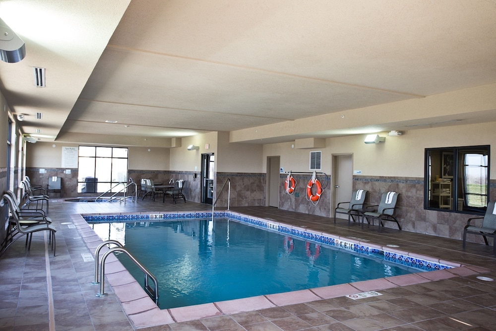 Holiday Inn Express and Suites Urbandale by IHG - photo 14