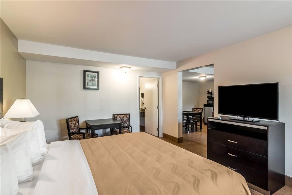 Quality Inn & Suites near Downtown Bakersfield - photo 23