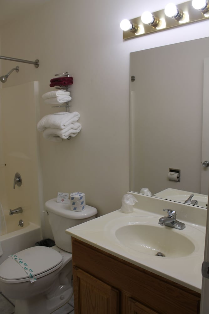 American Host Inn - photo 22