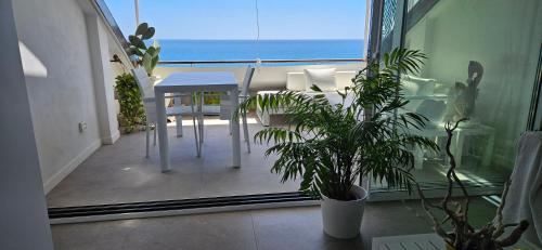 Oltre l’essenza del mare in Taormina, Italy