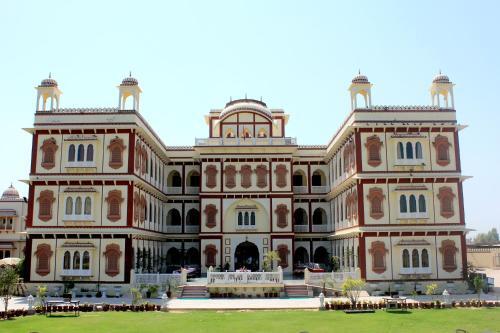 Rajvi Palace Hotel — hotel in Hanumangarh