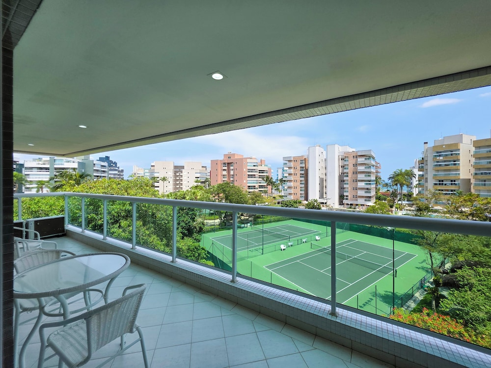 Apto Riviera Ilha da Madeira in Bertioga, Brasil