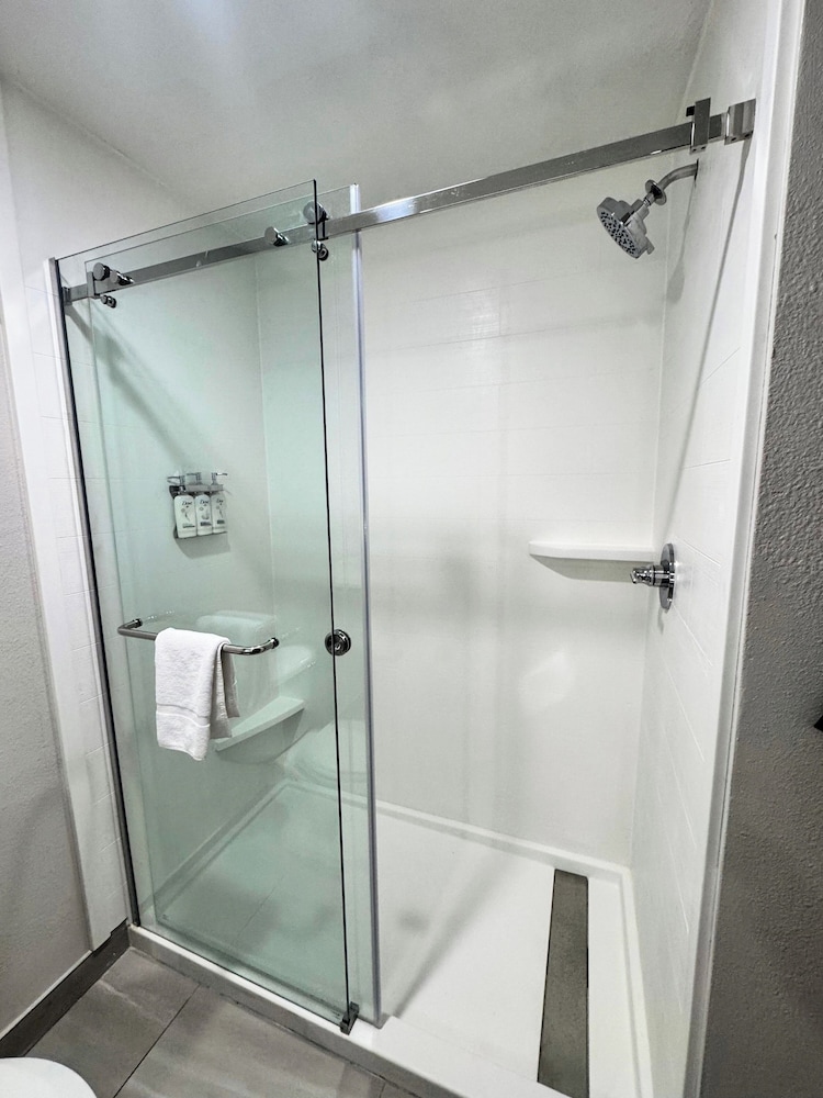 Holiday Inn Express & Suites St Joseph by IHG - photo 52