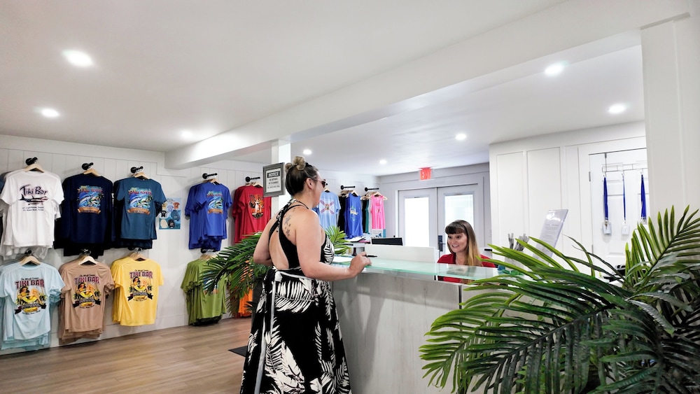 Lighthouse Resort Inn & Suites - photo 3