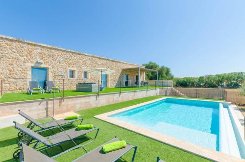 Es Gassons — 4-Star Luxury Hotel in Maria De La Salut, Spain