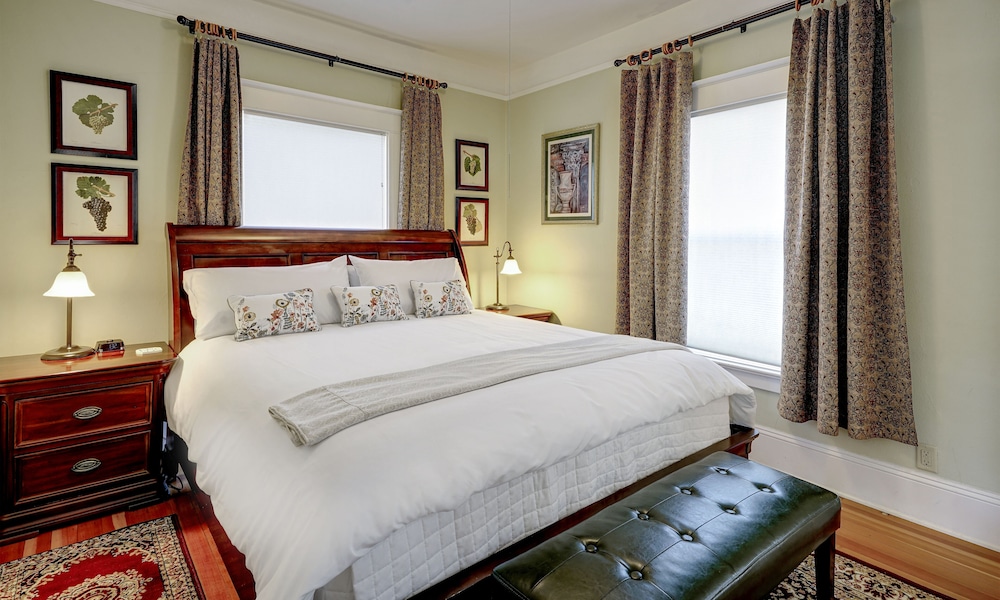 A' Tuscan Estate Bed & Breakfast — 4-Star Luxury Hotel in Mcminnville, United States