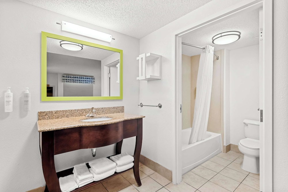 Hampton Inn Chattanooga North Ooltewah - photo 33