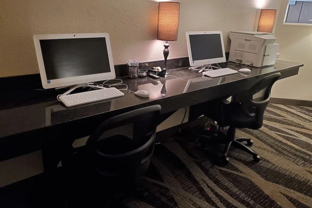 Cobblestone Suites Oshkosh - photo 48