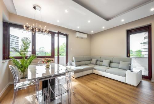 ROYAL Deluxe 2 rooms 6 persons Aquapark Down Town — 4-Star Luxury Hotel in Krakow, Poland