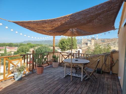 Les Tournesols — hotel in Mallemort