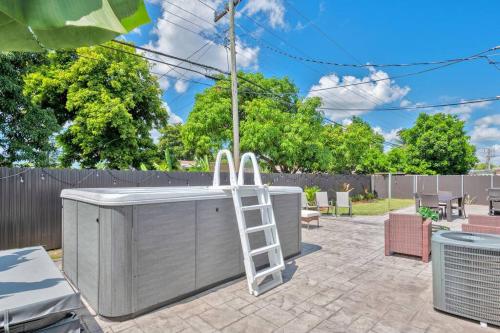 Luxurious 5 Bedrooms Jacuzzipool — Miramar