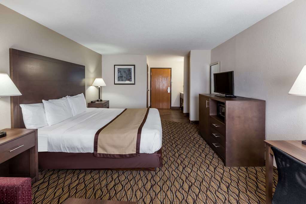 Baymont by Wyndham Auburn - photo 7