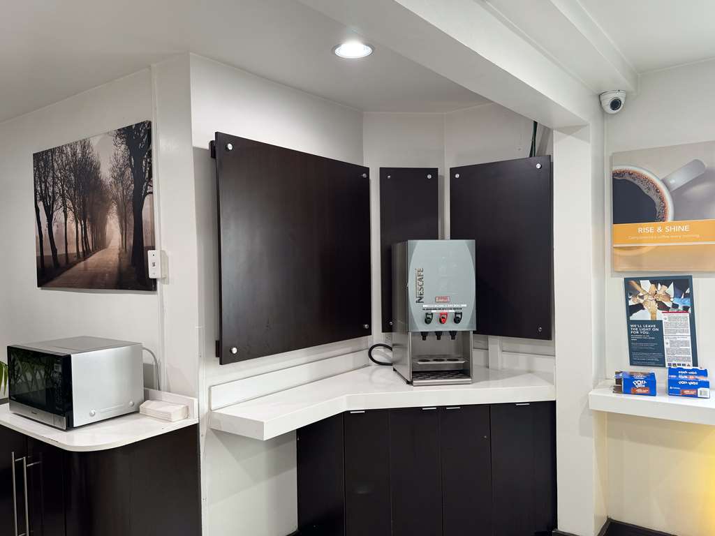 Motel 6 Hollywood - photo 30