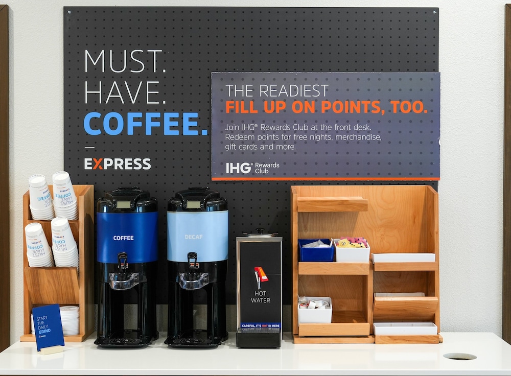Holiday Inn Express & Suites Dallas Southwest Cedar Hill by IHG - photo 34