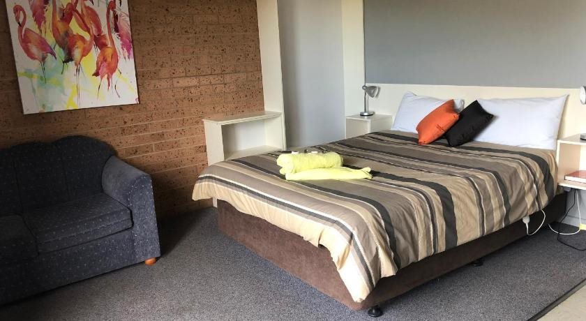 Lake Talbot Tourist Park — hotel in Narrandera