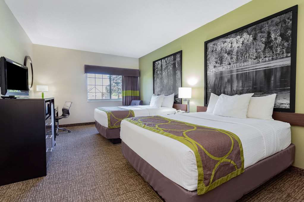 Emmetsburg Hotel and Suites - photo 26