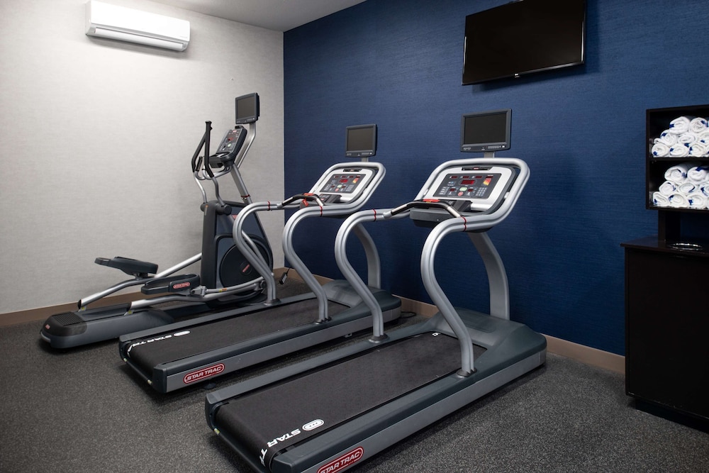Hampton Inn Kansas City Northeast - photo 52