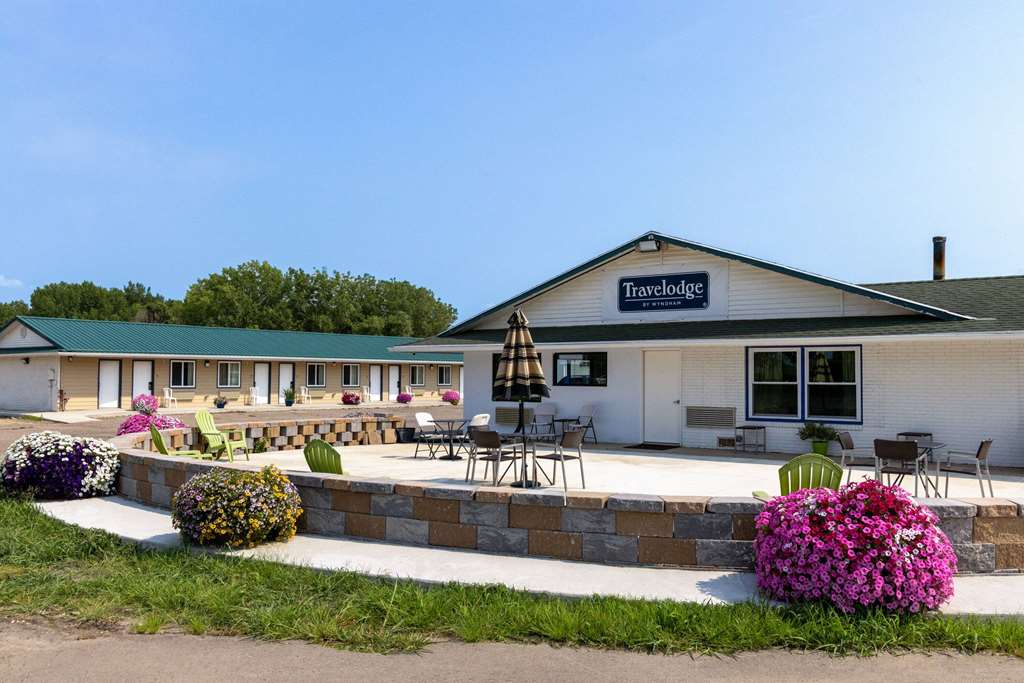 Travelodge by Wyndham Spirit Lake Okoboji - carbon neutral hotel in Spirit Lake