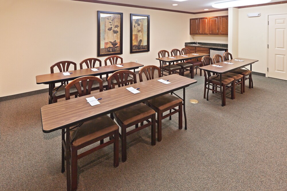 Candlewood Suites Wichita Falls at Maurine Street by IHG - photo 18