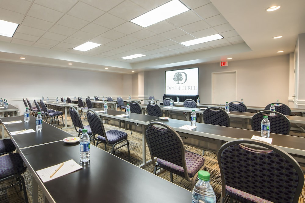 DoubleTree By Hilton San Diego Hotel Circle - photo 29