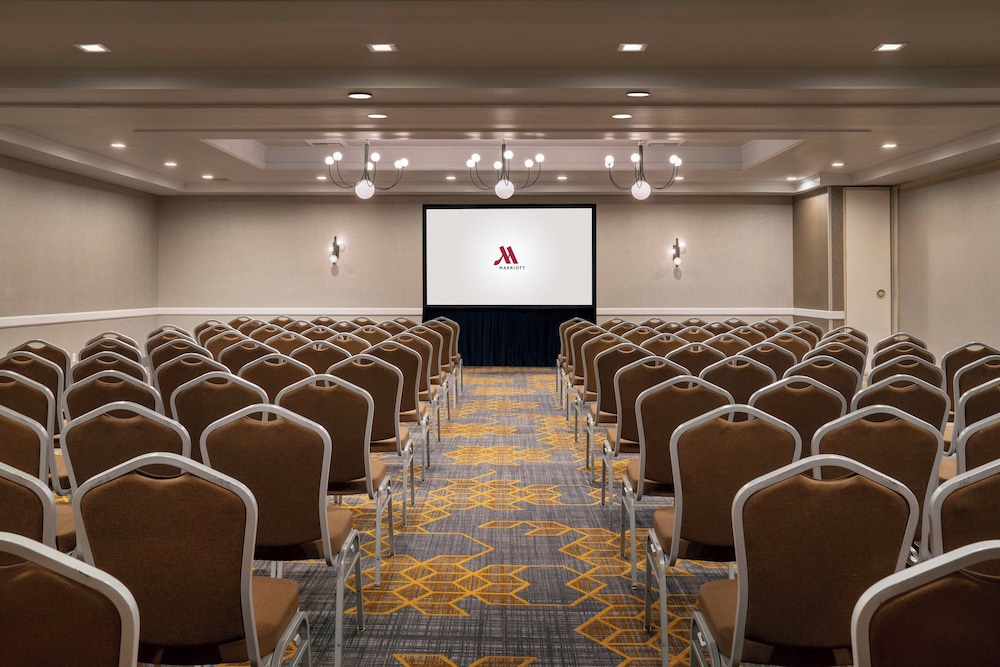 Visalia Marriott at the Convention Center - photo 49