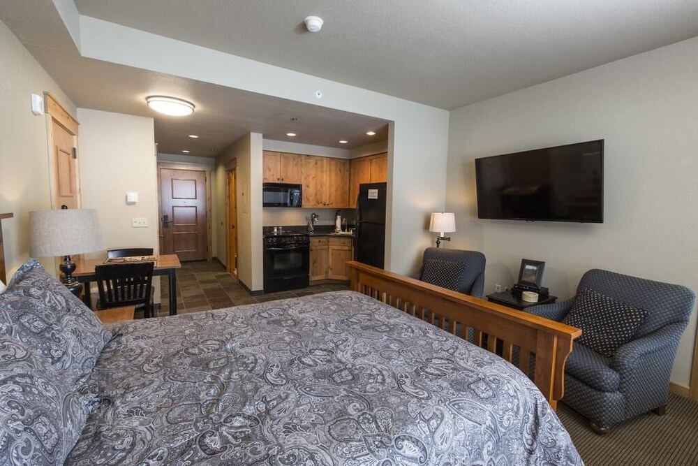 Morning Eagle 410 Studio Br Hotel Room in Whitefish, United States