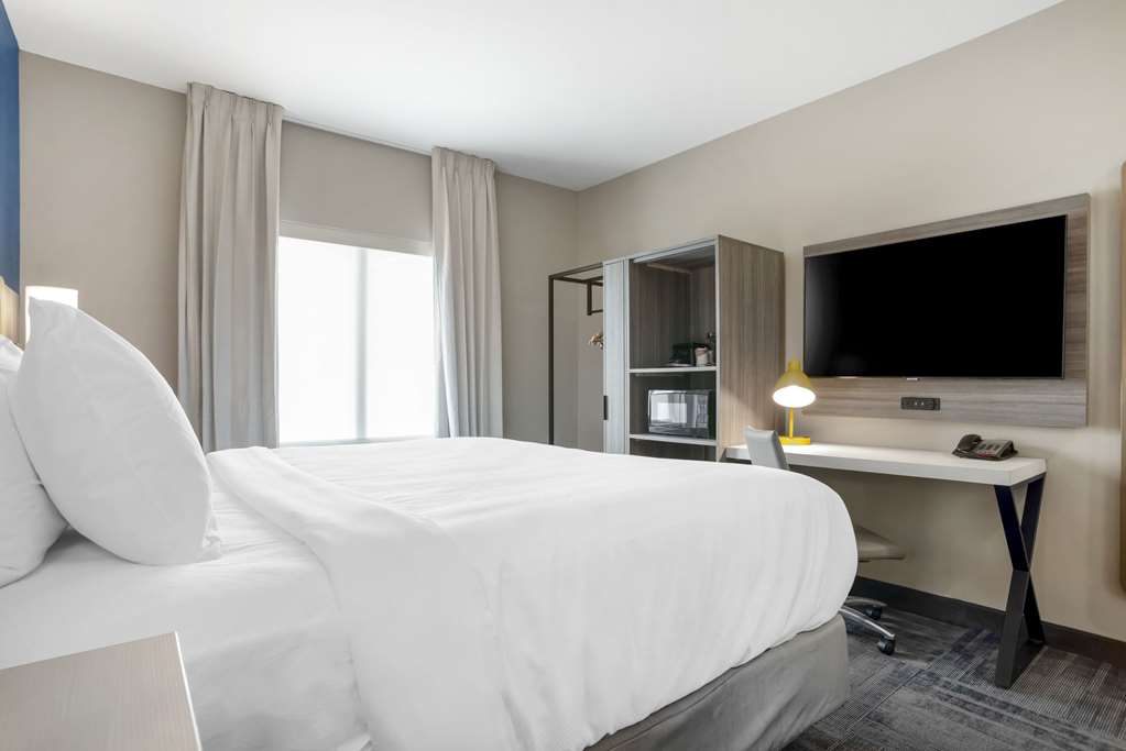 Comfort Inn and Suites Destin Near Henderson Beach - photo 8