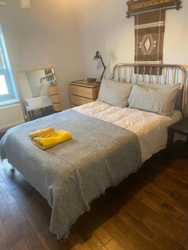 Spacious 1 bed flat in North Kensington — 4-Star Luxury Hotel in London, United Kingdom