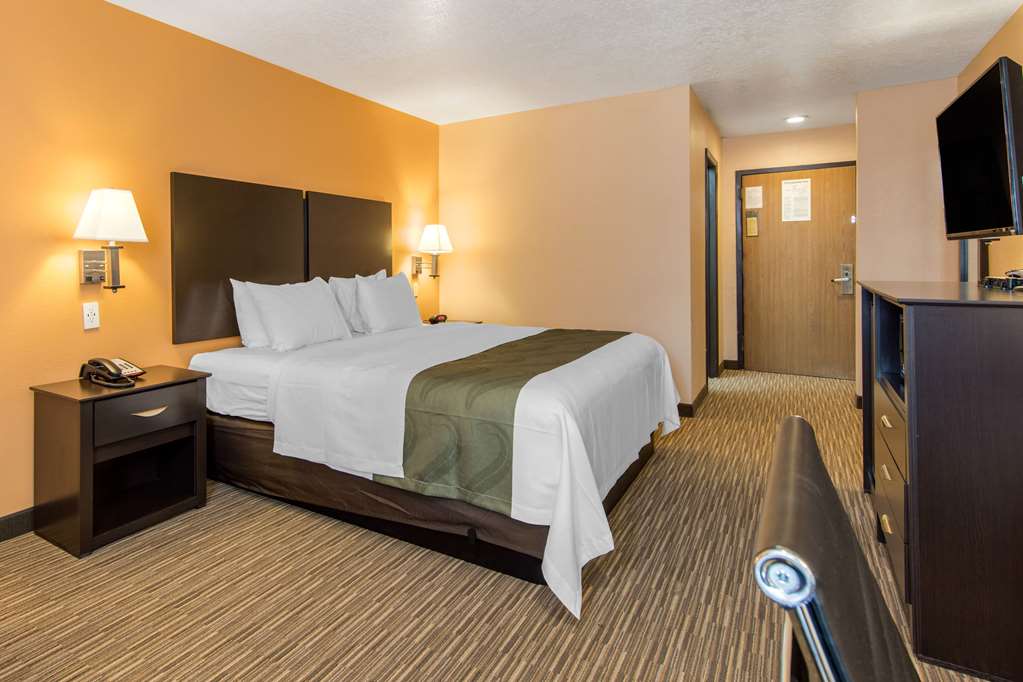 Quality Inn & Suites Albuquerque North near Balloon Fiesta Park - photo 13