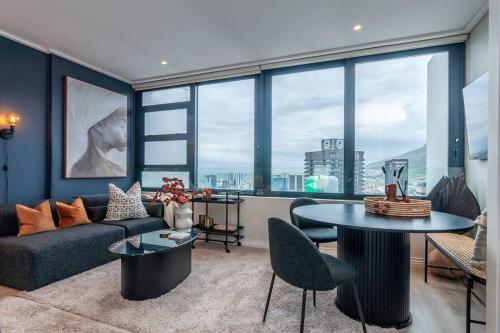 Stylish 31st Floor Studio with Epic City Views