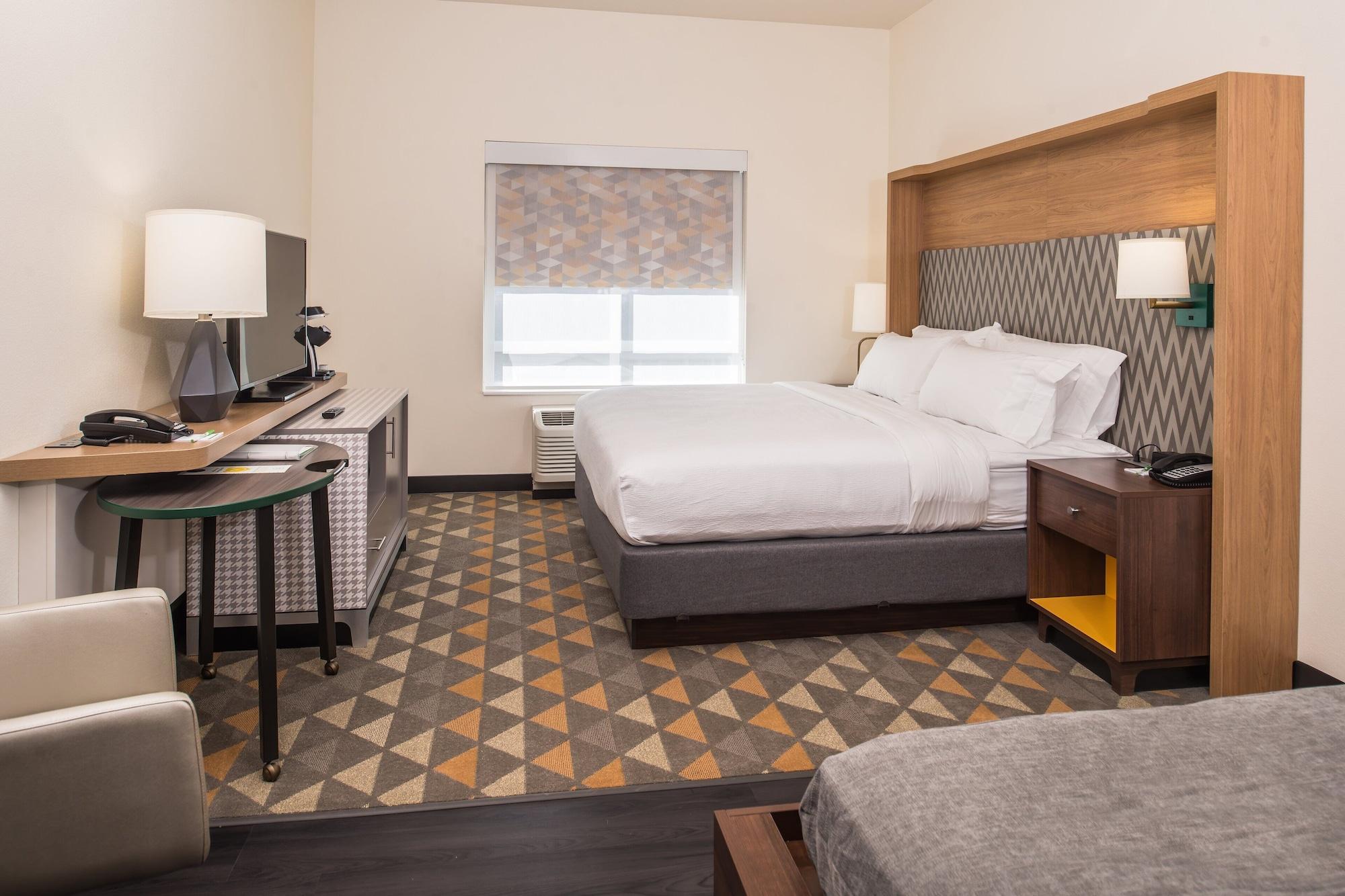 Holiday Inn Joplin by IHG - photo 23