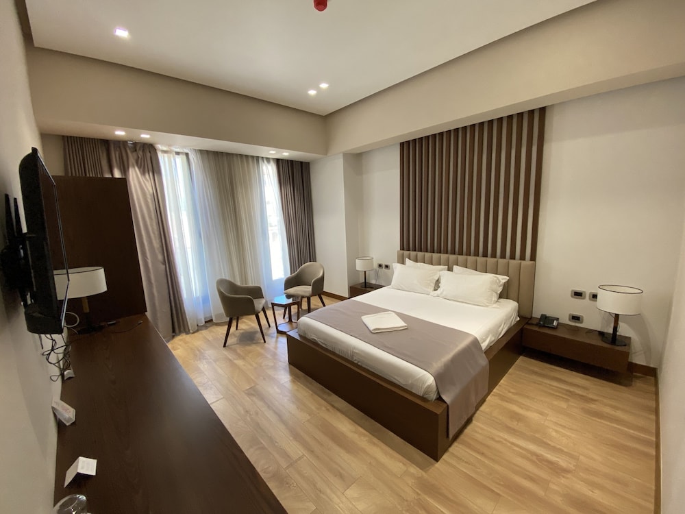 Portik Hotel — Berat — photo 4