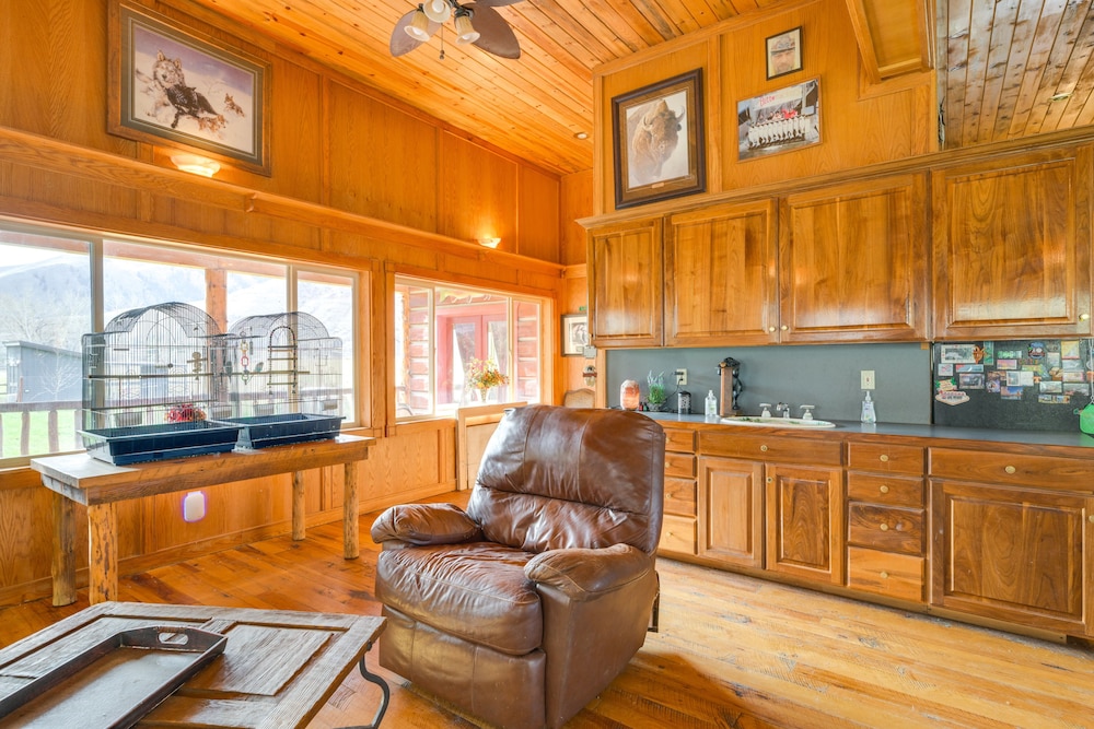 Salmon Vacation Rental w Mountain Views - photo 9