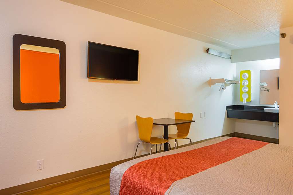 Motel 6 Tucker GA Atlanta Northeast - photo 9